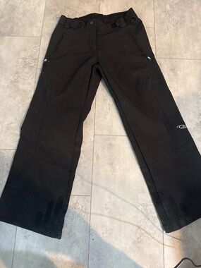 Snowboarding pants